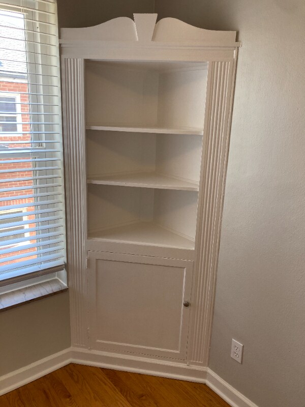 Building Photo - 6213 Nagel Ave