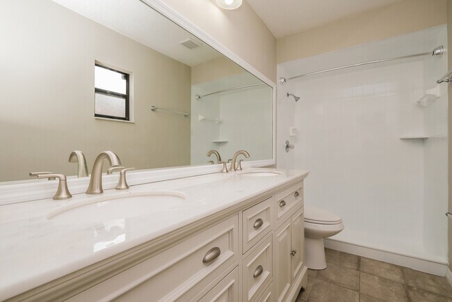 Building Photo - 5041 Circus Ln