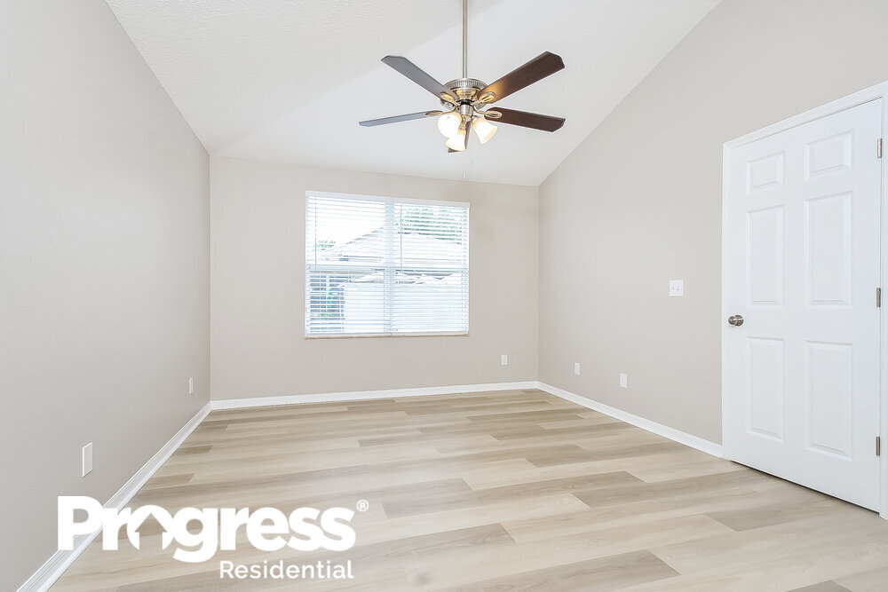 Building Photo - 1221 Barclay Wood Dr