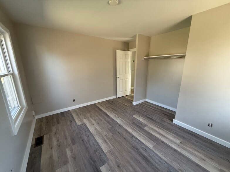 Building Photo - 317 Funston Ave