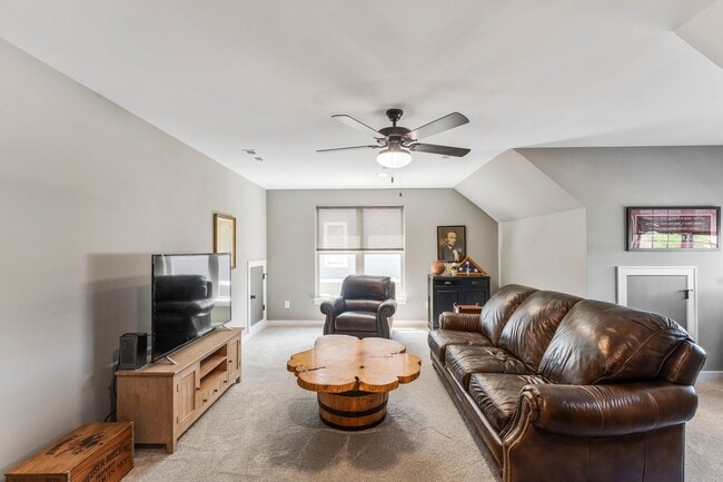 Building Photo - Spotless rental home in the highly sought-after McDaniels neighborhood in College Grove