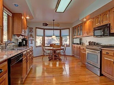 Building Photo - 790 Popes Valley Dr