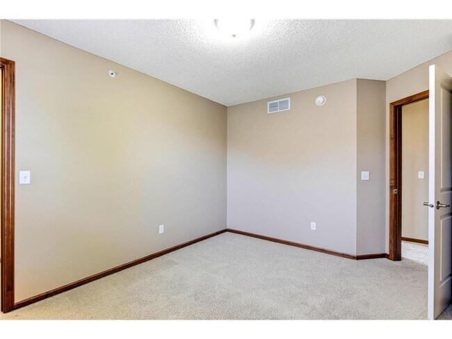Building Photo - 15655 60th Ave N