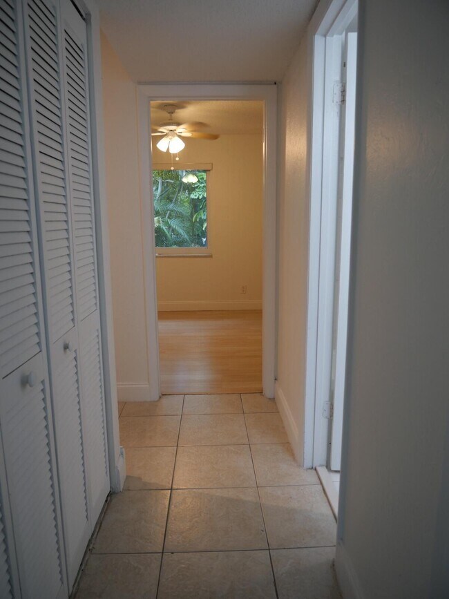 Building Photo - 7091 W Sunrise Blvd