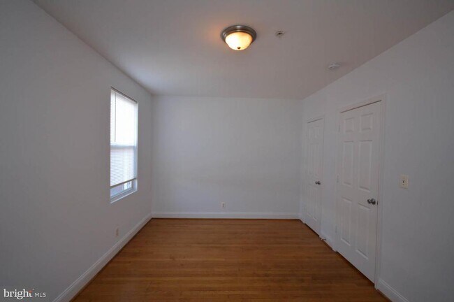Building Photo - 1380 Bryant St NE