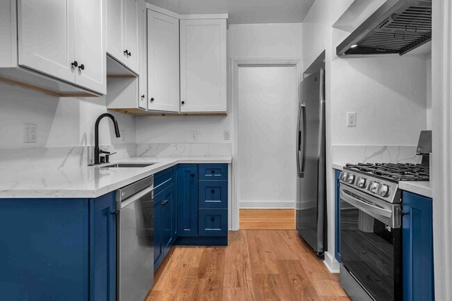 Building Photo - 223 N Almont Dr