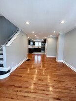 Building Photo - 5923 Palmetto St
