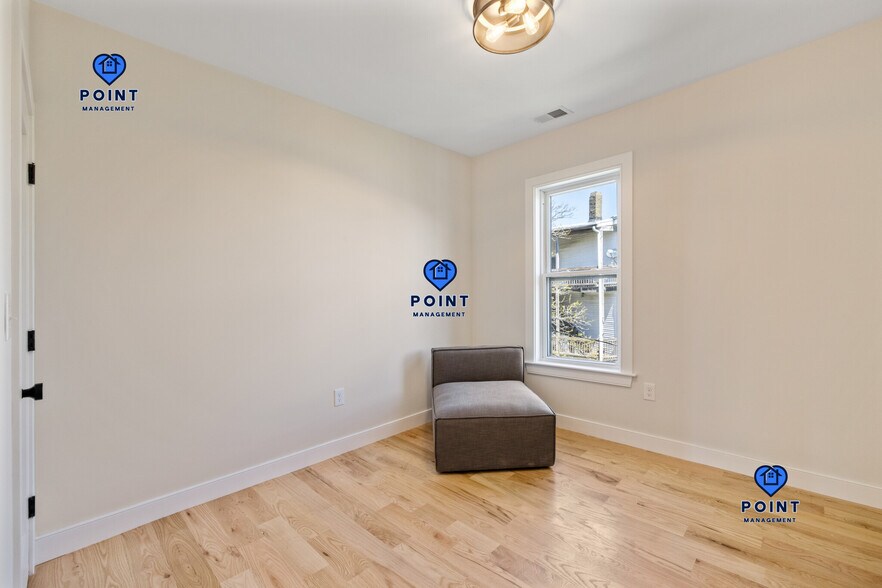 Building Photo - 275 Webster St