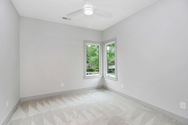 Building Photo - 1744 Arnold Dr