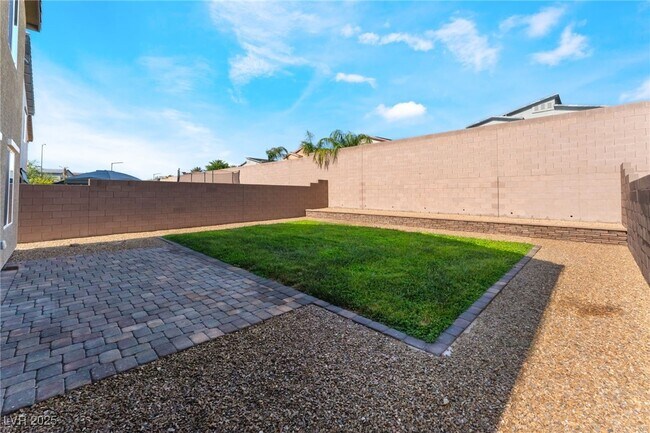Building Photo - 7865 Rachelis St