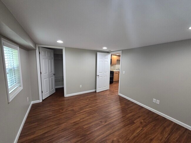 Building Photo - 4094 University Dr