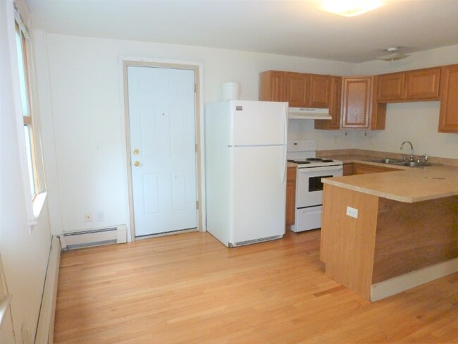 Building Photo - 97 N Winooski Ave