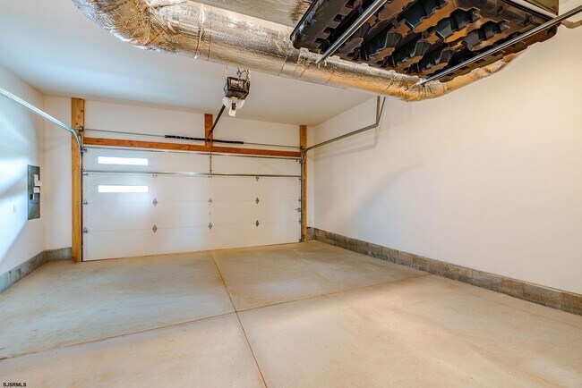 Building Photo - 34 Creek View Ln