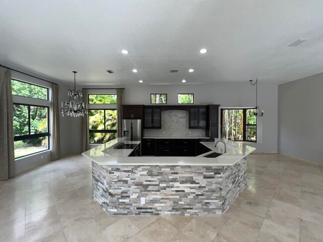 Building Photo - 20077 Palm Island Dr