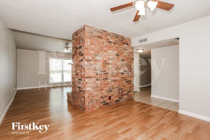 Building Photo - 9113 Linda Vista Dr