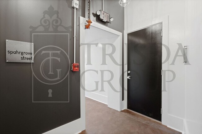 Building Photo - Modern 1 BR Apt in Mt Washington, 2 Off Street Parking Spaces, Private storage, Pets OK, W/D, DW, AC