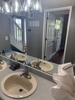 Building Photo - 27 Fall Creek Dr