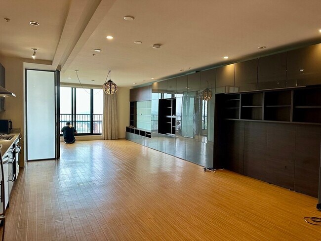 Building Photo - 36 A St