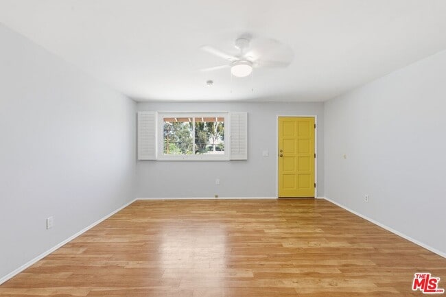 Building Photo - 2752 Guirado St