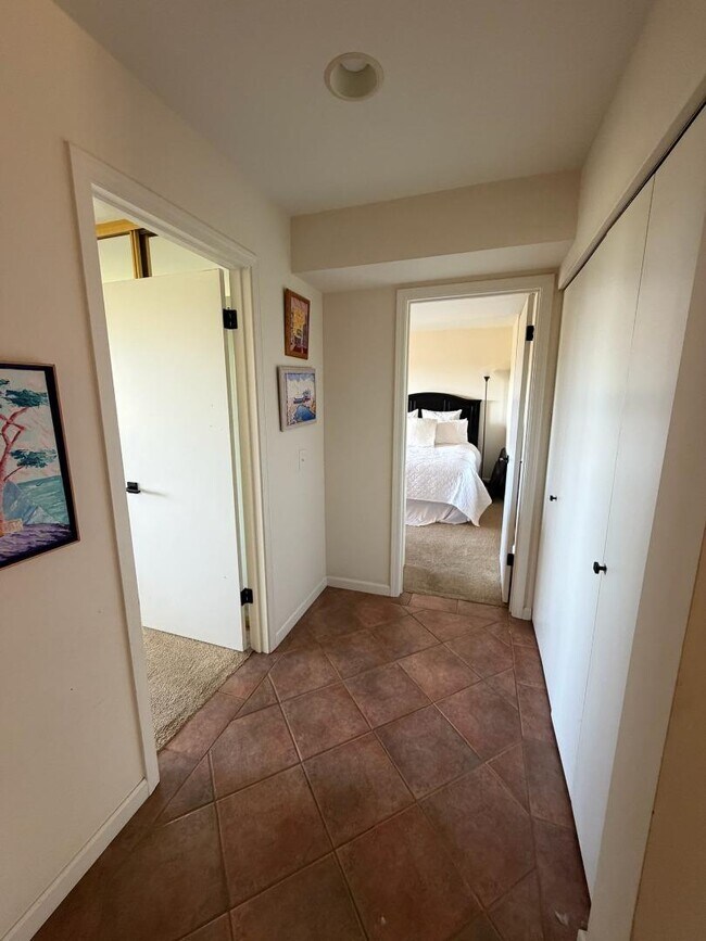 Building Photo - 139 Madrona Ave