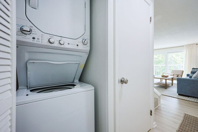 Building Photo - New for 2025! Newly Renovated Winter Rental at the Thorwald Condos