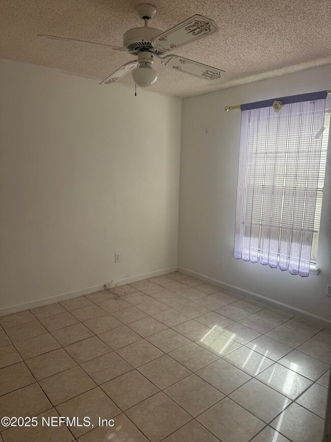 Building Photo - 7441 Carriage Side Ct