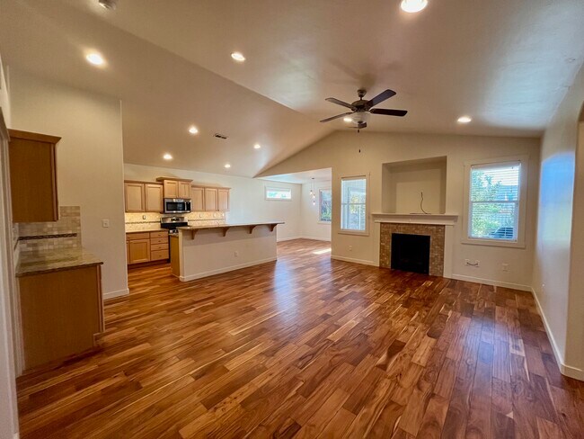 Building Photo - 120 S Voyage Ave