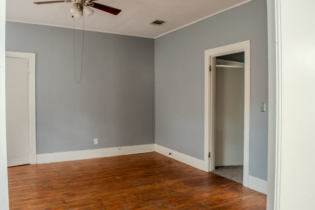 Building Photo - 621 Merrick St
