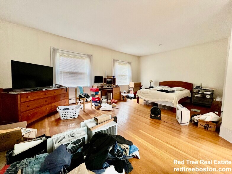 Building Photo - 1712 Beacon St