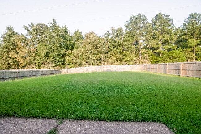 Building Photo - 65 Ridgefield Dr