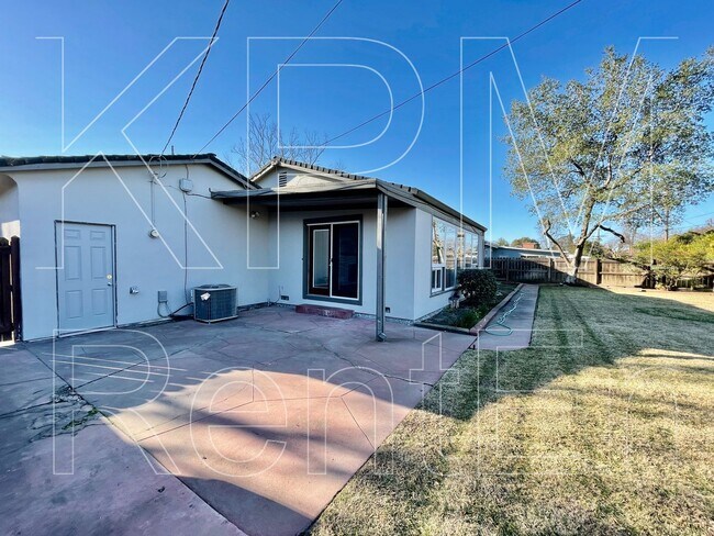 Building Photo - 1117 Brookside Rd