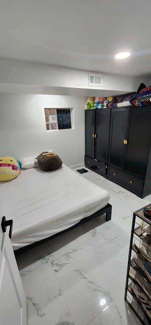 Building Photo - 6236 N Francisco Ave