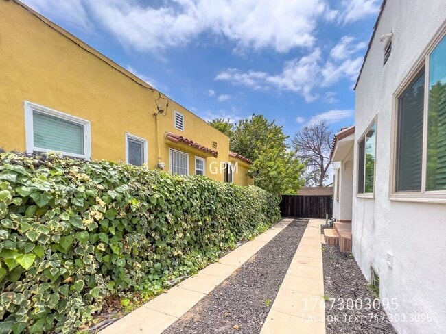 Building Photo - 917 Monterey Rd