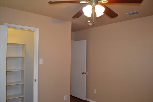 Building Photo - 1520 Carrigan Ln