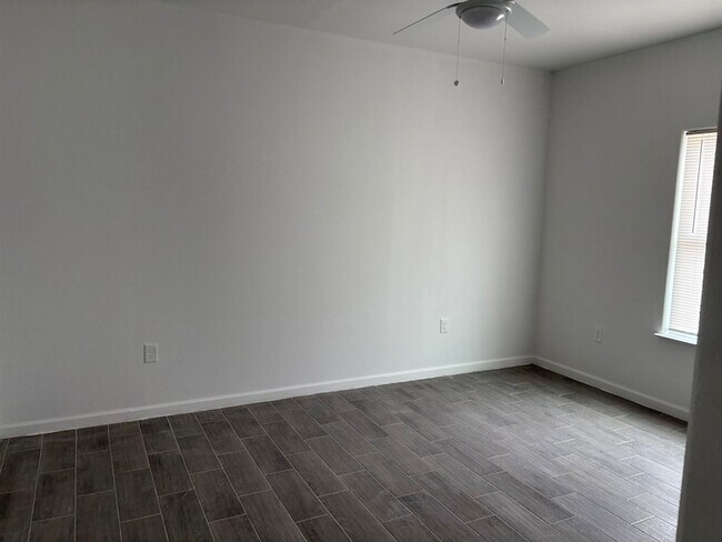 Building Photo - 311 Rosalinda Dr