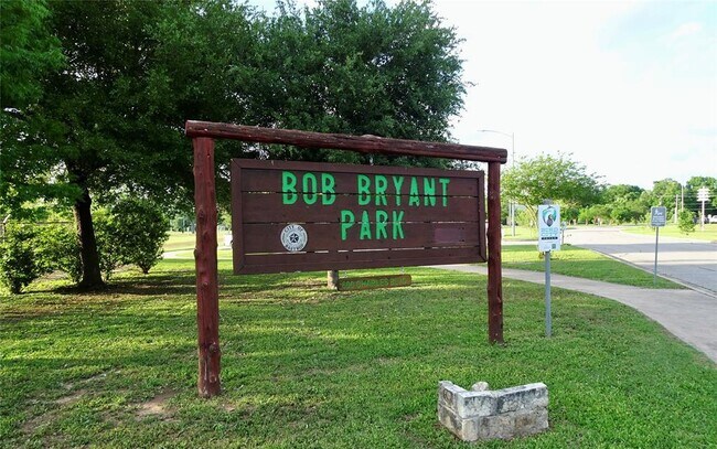 Building Photo - 736 Blair Ave