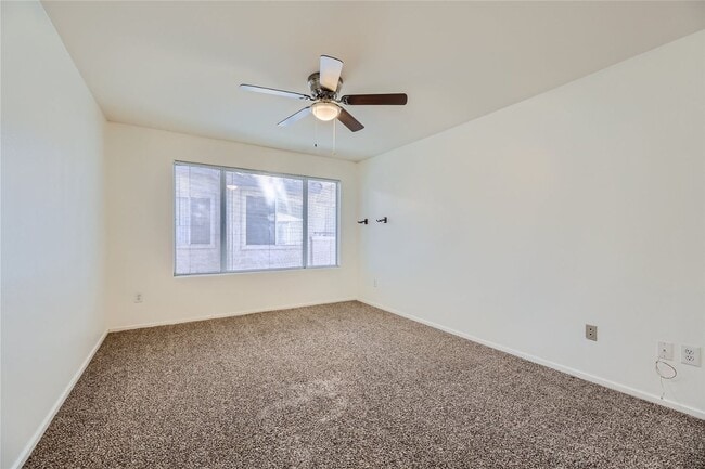 Building Photo - Beautiful Condo in Gated Community - Near Harry Reid Airport