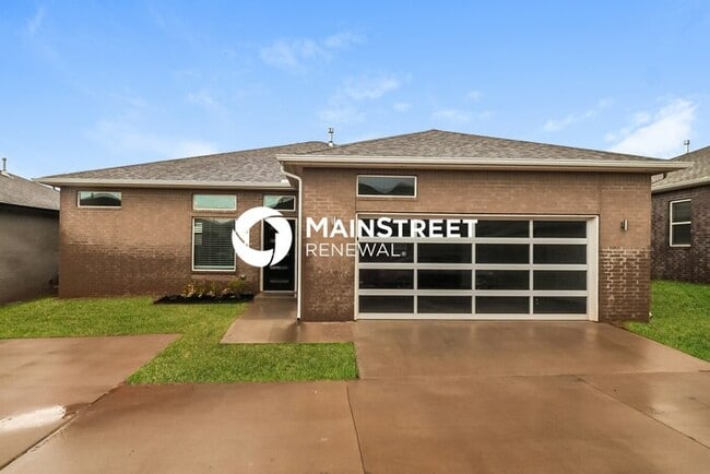 Building Photo - 3 Bedroom Pet-Friendly Home in Oklahoma City, OK with Main Street Renewal