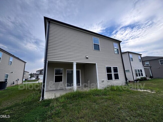 Building Photo - 129 Boone Lake Way