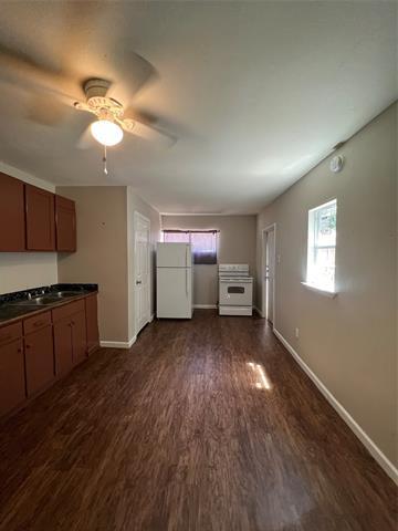 Building Photo - 900 Metropolitan Ave