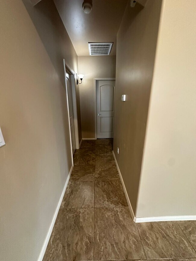 Building Photo - 4747 Zeno Pl