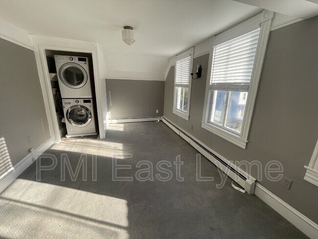 Building Photo - 26 Academy Ln