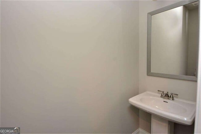 Building Photo - 2170 Manor Pointe Dr