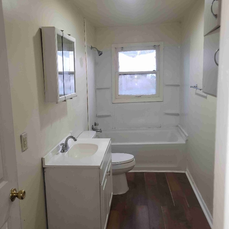 Building Photo - 332 Linden St