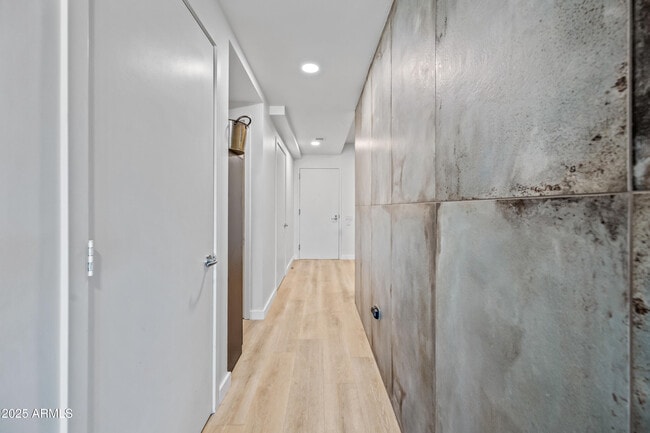 Building Photo - 7167 E Rancho Vista Dr