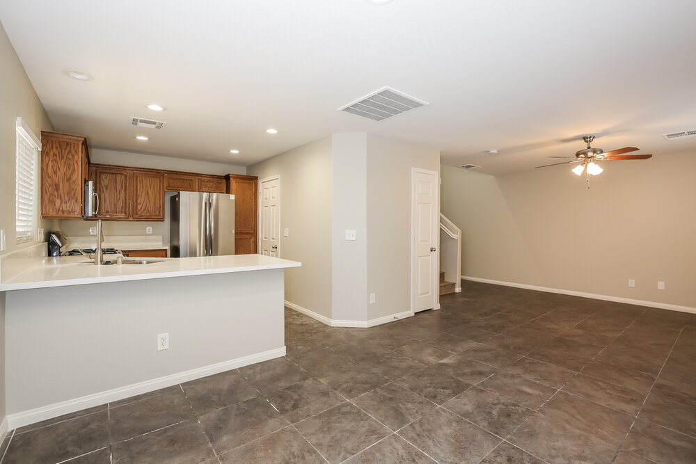 Building Photo - 9453 Milkweed Canyon Ave