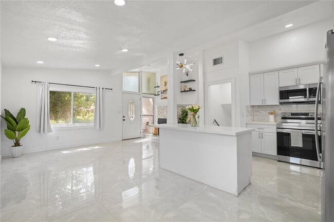 Building Photo - 5115 16th St N