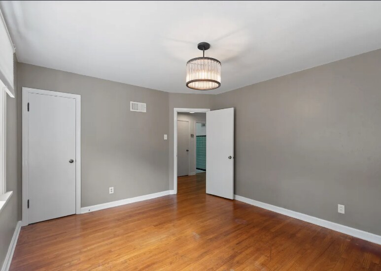 Building Photo - 7120 Amherst Ave