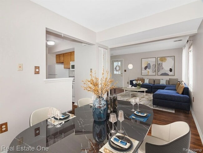 Building Photo - 1323 Laurel Valley Dr