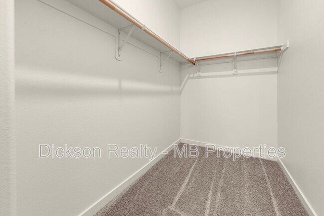 Building Photo - 520 Logan Jacob Ln